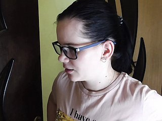 Anna trở về nhà và thấy tội phản quốc