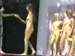 Fruit Bare-ass contest