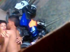 سے Flagra NA GARAGEM