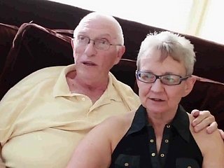 Бабушка и дедушка с мальчиком