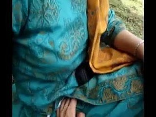 touchant une fille au collège